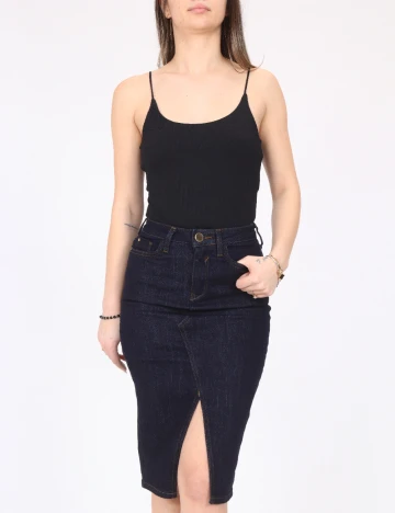 Fusta River Island, bleumarin