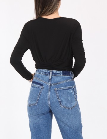 Body River Island, negru