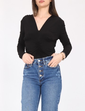 Body River Island, negru