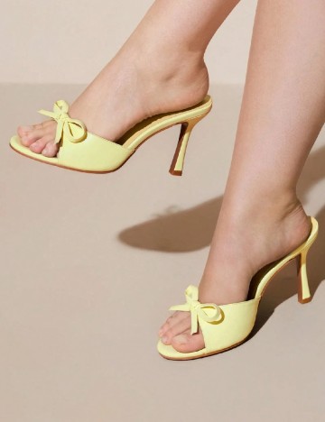 
						Saboti Cuccoo, galben