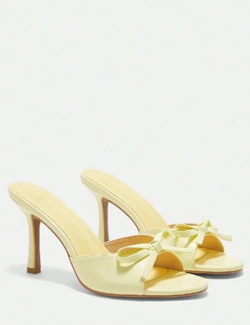 Saboti Cuccoo, galben