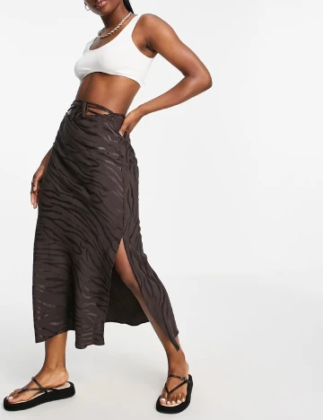 Fusta River Island, maro