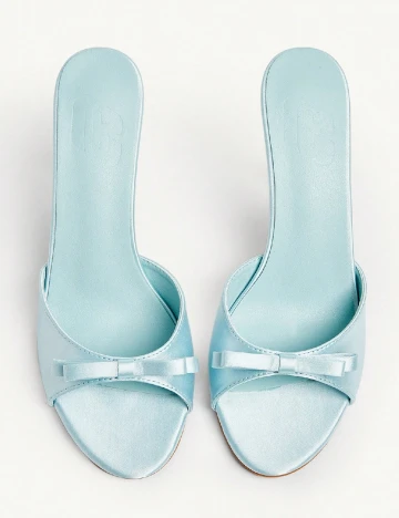 Saboti Cuccoo, albastru