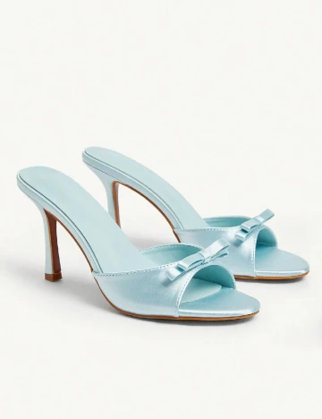 Saboti Cuccoo, albastru