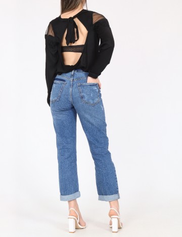 Body River Island, negru