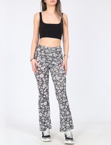 
						Pantaloni Bershka, negru/alb