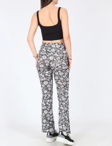 Pantaloni Bershka, negru/alb