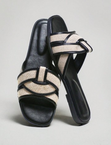 
						Slapi SHEIN, crem/negru