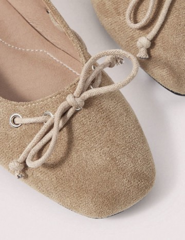 Balerini Cuccoo, bej