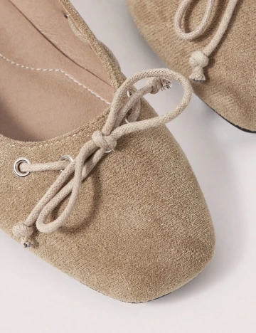 Balerini Cuccoo, bej