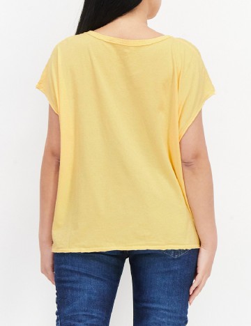 Tricou River Island, galben