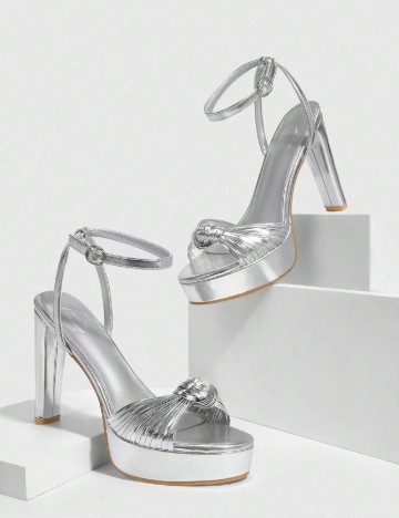 
						Sandale Cuccoo, argintiu