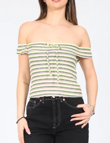 Top Bershka, mix culori