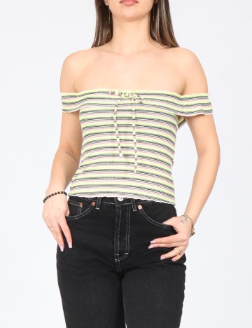 
						Top Bershka, mix culori
