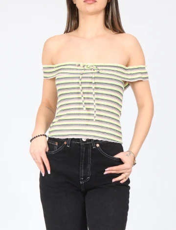 Top Bershka, mix culori
