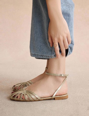 
						Sandale SHEIN, auriu