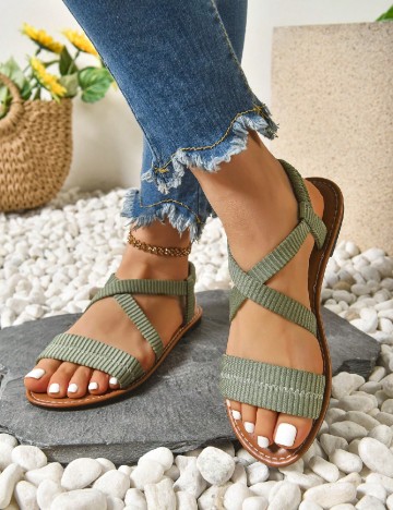 
						Sandale SHEIN, verde