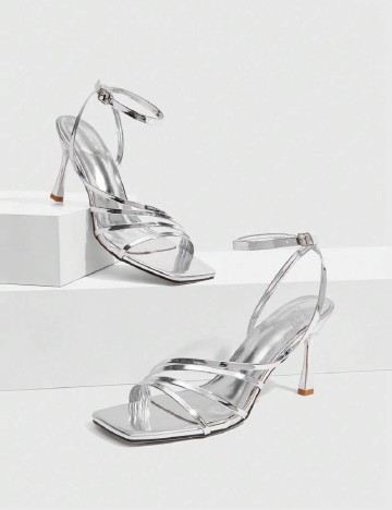 
						Sandale Cuccoo, argintiu