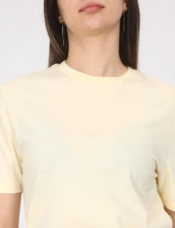 Tricou River Island, galben