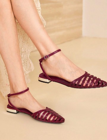 
						Sandale MOTF, visiniu