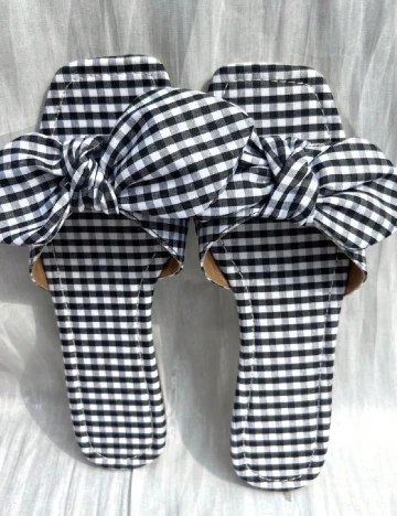 Slapi SHEIN, alb/negru