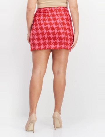 Fusta River Island, rosu