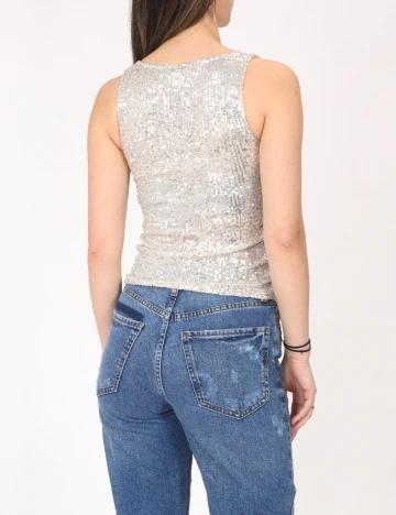 Maiou River Island, crem