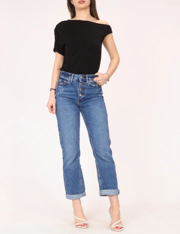 Body River Island, negru