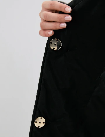 Vesta River Island, negru