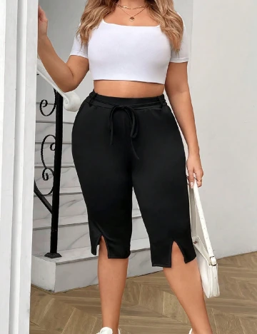 Pantaloni scurti SHEIN CURVE, negru