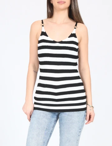 Maiou River Island, alb/negru