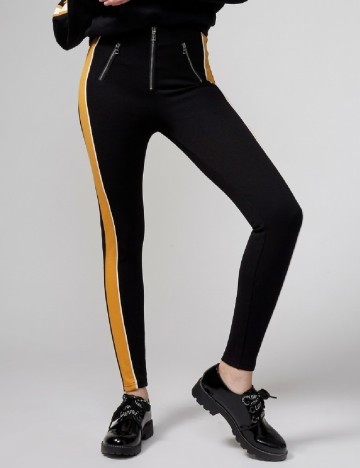 
						Pantaloni River Island, negru