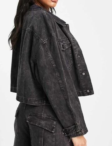 Jacheta Sixth June, negru