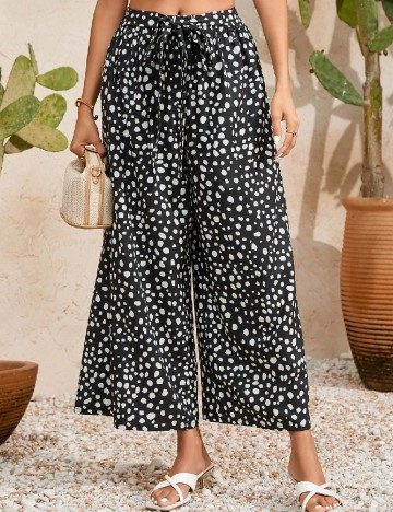 
						Pantaloni SHEIN, negru