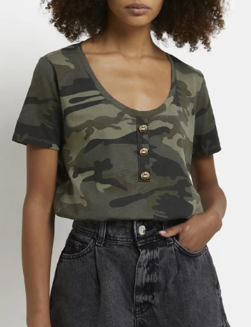 Tricou River Island, army