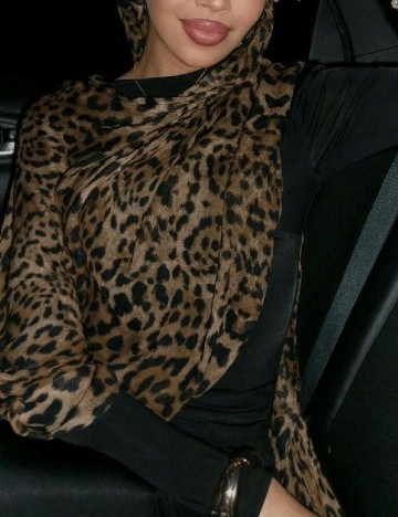 
						Esarfa SHEIN, animal print