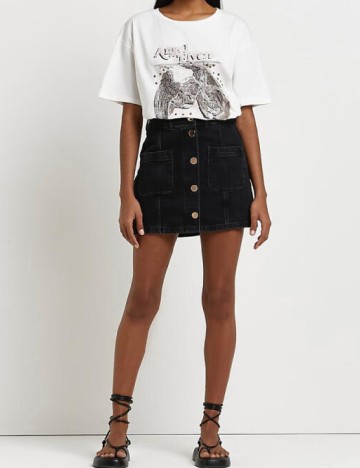 
						Fusta River Island, negru