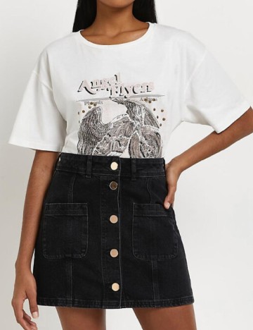 Fusta River Island, negru