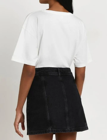 Fusta River Island, negru