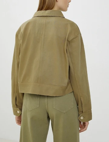 Jacheta River Island, kaki