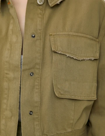 Jacheta River Island, kaki