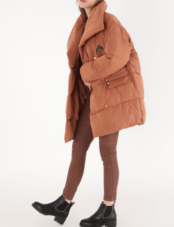 
						Geaca Oversize River Island, maro