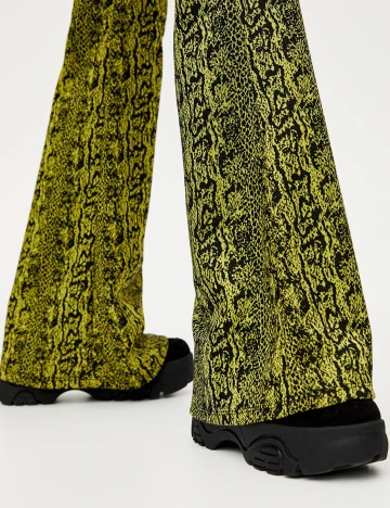 Pantaloni Pull&Bear, verde, S