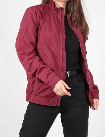 Jacheta Bershka, visiniu, S Mov