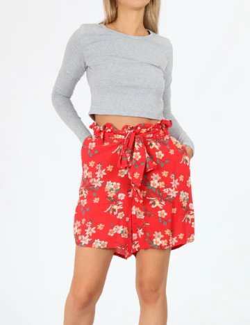 Pantaloni scurti Vero Moda, rosu, M