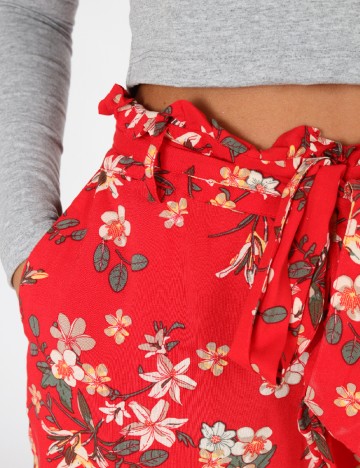 Pantaloni scurti Vero Moda, rosu, M