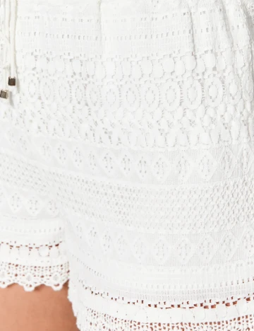 Pantaloni scurti Vero Moda, alb, M