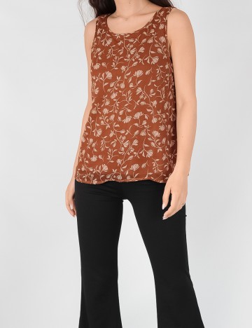 Maiou Vila, maro, 38