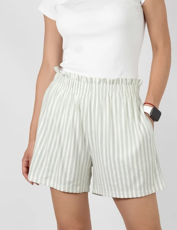 Pantaloni scurti Only, verde, M
