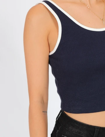 Top Reserved, bleumarin, M